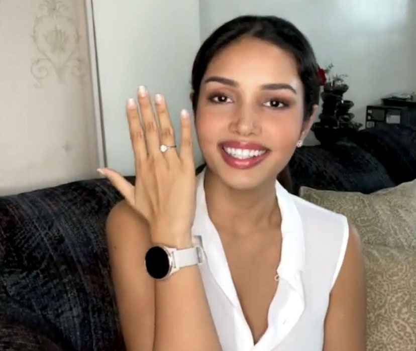 วีณา โชว์แหวนเพชรเม็ดโต พร้อมเปิดใจหลังแฟนหนุ่มขอแต่งงาน