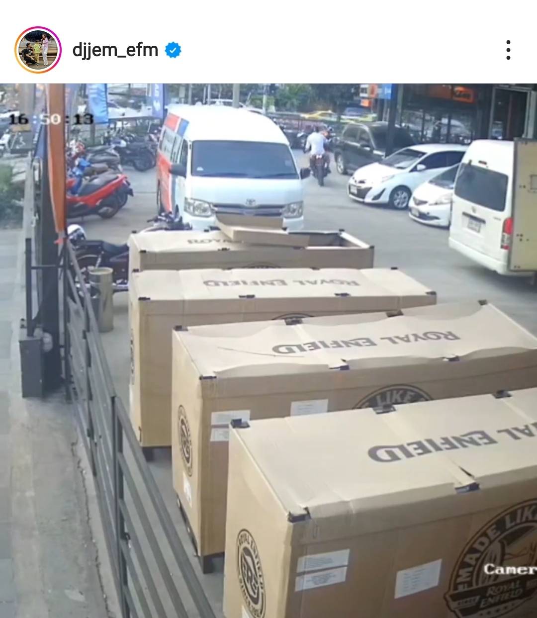 ดีเจเจ็ม โพสต์ประกาศขอความช่วยเหลือ หลังรถมอเตอร์ไซต์หายออกจากโชว์รูม