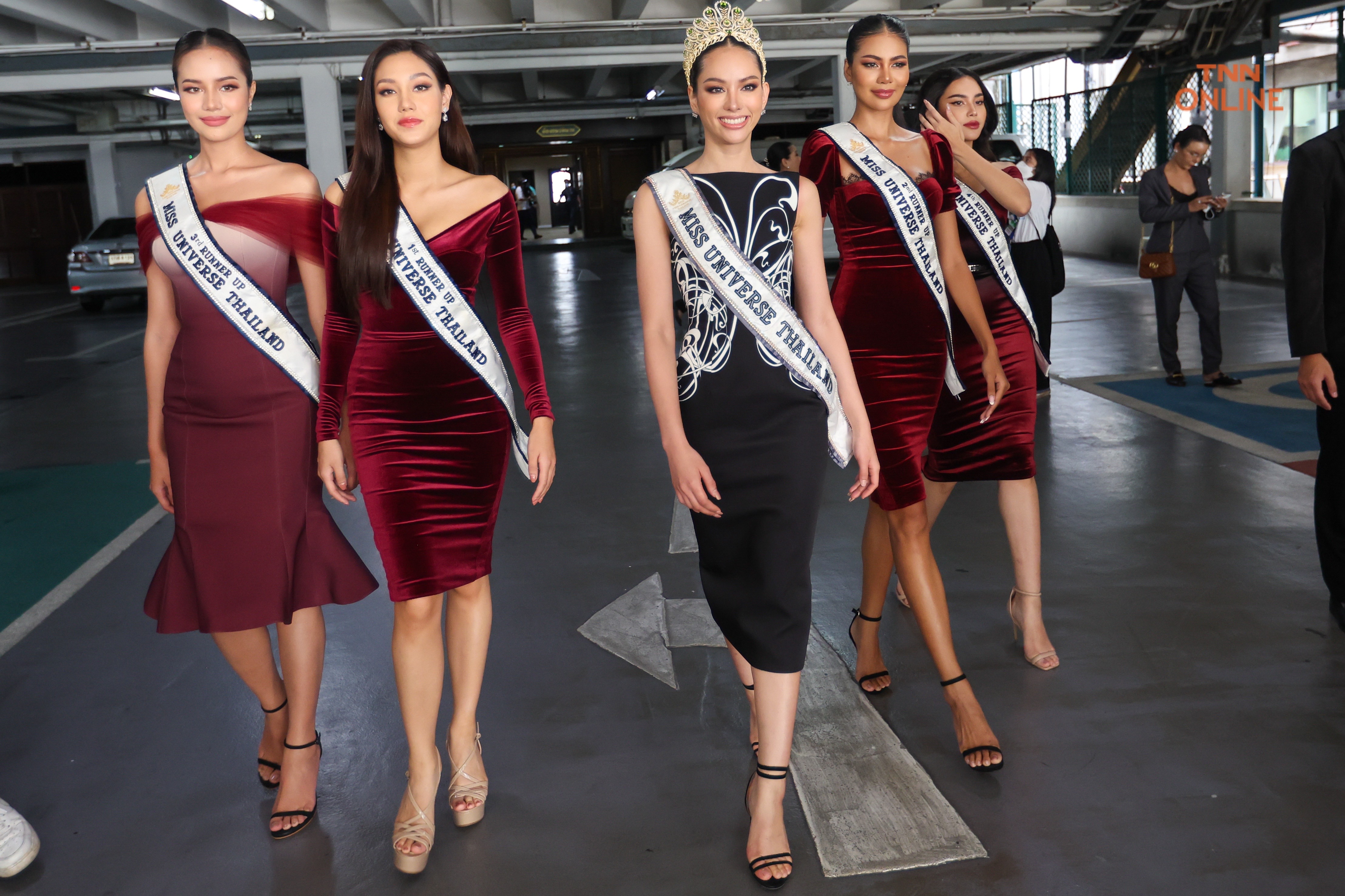 แอนนาเสือพบผู้ว่ากทม.ก่อนเซอร์ไพรส์พ่อนำดอกไม้มาต้อนรับ แอนนาเสือพบผู้ว่ากทม.ก่อนเซอร์ไพรส์พ่อนำดอกไม้มาต้อนรับ