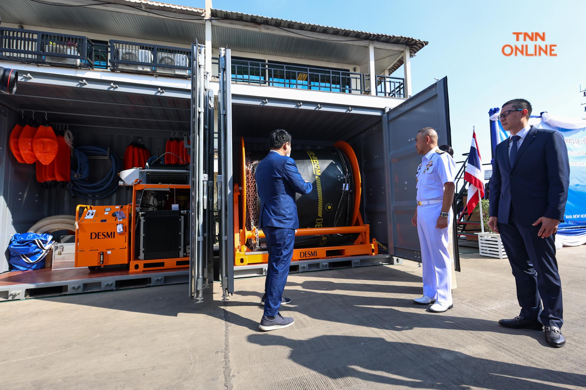 ผบ.ทร.และภริยา ร่วมพิธี ปล่อยเรือหลวงตาชัยลงน้ำ