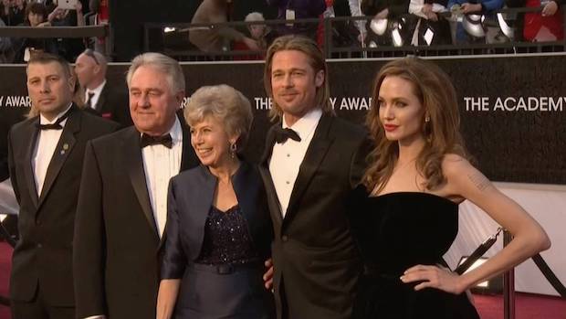 ‘แบรด พิตต์’ ฟ้องซ้ำ!! หลัง ‘แองเจลิน่า โจลี่’ แอบขายหุ้นไร่ไวน์ทำเสียหายหนักมาก ‘แบรด พิตต์’ ฟ้องซ้ำ!! หลัง ‘แองเจลิน่า โจลี่’ แอบขายหุ้นไร่ไวน์ทำเสียหายหนักมาก