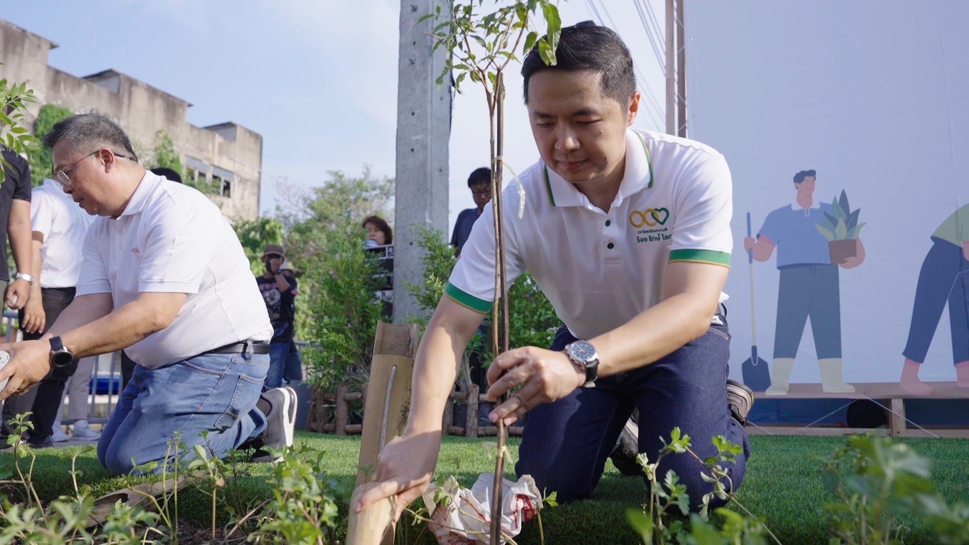 เครือซีพี ร้อยเรียงความดี จับมือกรุงเทพมหานครและภาคีเครือข่าย จัดกิจกรรม “ร้อย รักษ์ โลก เปรมสุข