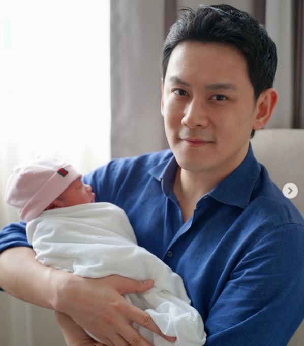 ฟลุค เกริกพล แจ้งข่าวติดโควิด พร้อมบอก เพิ่งเข้าใจ คำว่า 'คิดถึง ใจจะขาด' ฟลุค เกริกพล แจ้งข่าวติดโควิด พร้อมบอก เพิ่งเข้าใจ คำว่า 'คิดถึง ใจจะขาด'