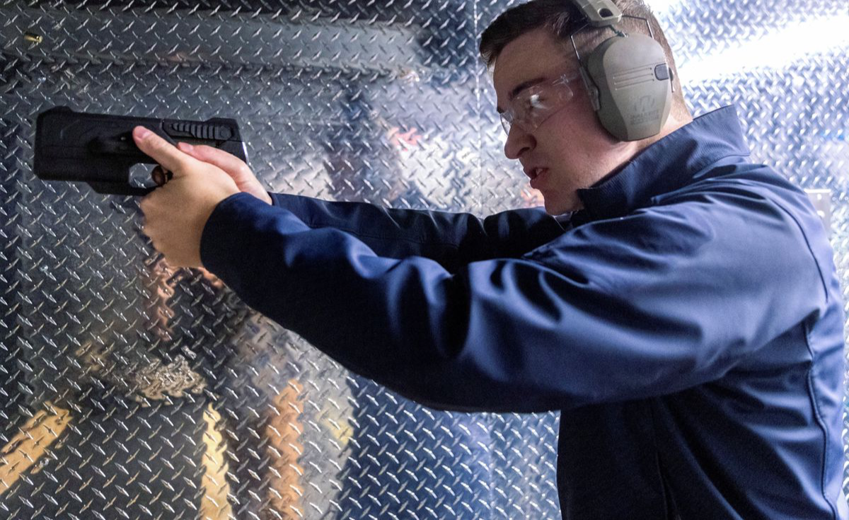 เตรียมวางขาย ‘ปืนอัจฉริยะ’ ในสหรัฐฯ แสกนลายนิ้วมือก่อนยิง เตรียมวางขาย ‘ปืนอัจฉริยะ’ ในสหรัฐฯ แสกนลายนิ้วมือก่อนยิง