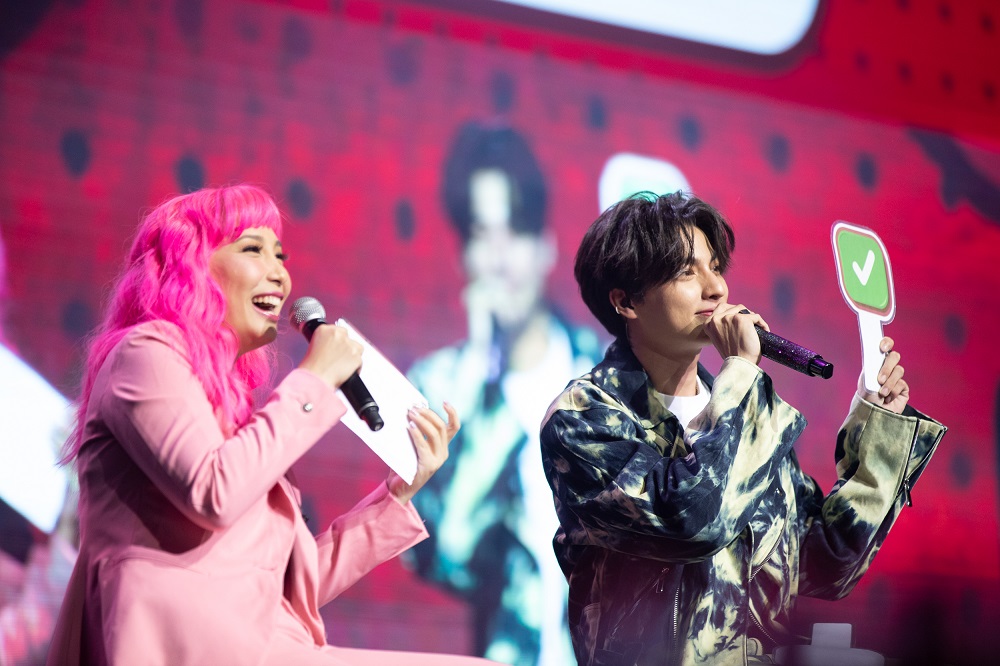 เรียกเสียงกรี๊ดล้นฮอลล์ “กลัฟ คณาวุฒิ จัดงานแฟนมีตที่ฟิลิปปินส์