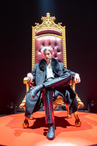 แฟนทั่วโลกสุดฟิน กลัฟ จัดเต็มคอนเสิร์ตออนไลน์ แฟนทั่วโลกสุดฟิน กลัฟ จัดเต็มคอนเสิร์ตออนไลน์