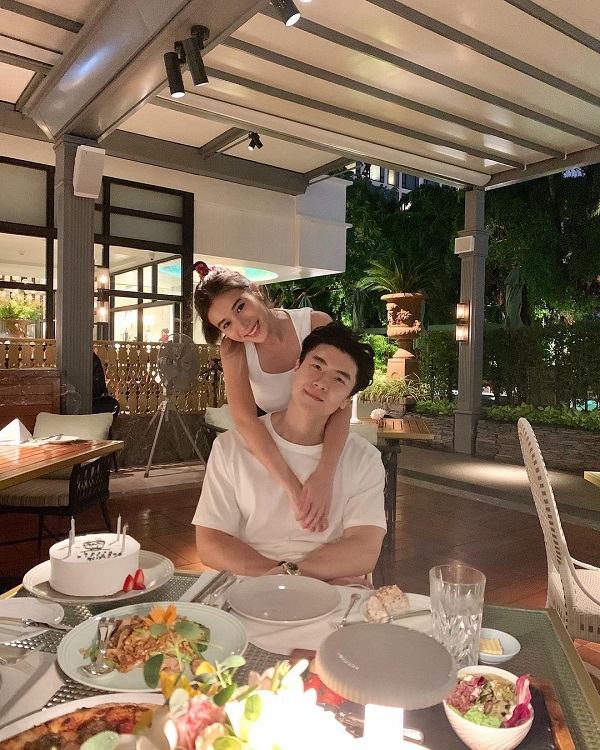 “เก้า สุภัสสรา” เผยยังมีสัญญาอยู่ช่อง 3 ยันรัก “เชาว์” 2 ปีแฮปปี้ (มีคลิป) “เก้า สุภัสสรา” เผยยังมีสัญญาอยู่ช่อง 3 ยันรัก “เชาว์” 2 ปีแฮปปี้ (มีคลิป)