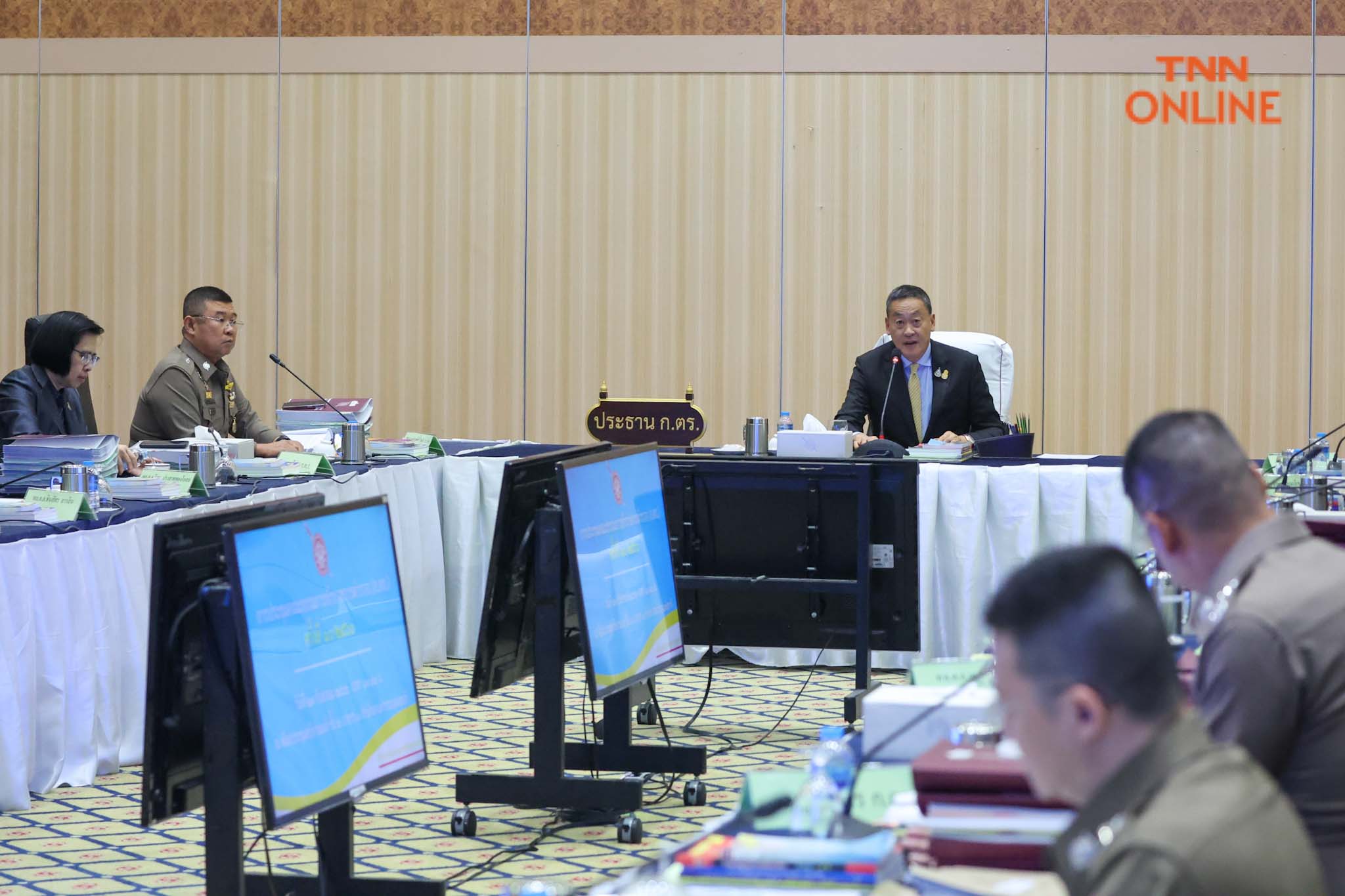 นายกฯกลับหลังประชุม ก.ตร. มีมติแต่งตั้ง ผบ.ตร. คนใหม่ นายกฯกลับหลังประชุม ก.ตร. มีมติแต่งตั้ง ผบ.ตร. คนใหม่