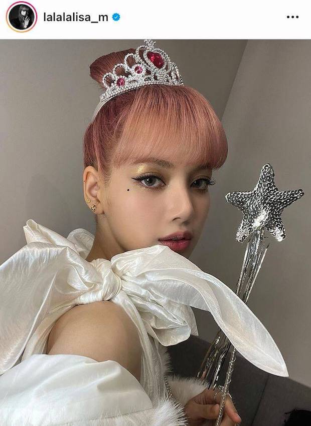 คิวต์ไม่ไหว!! เก็บตก ‘ลิซ่า, มินนี่, เนเน่, สร’ ฉลองคริสต์มาสในต่างแดน