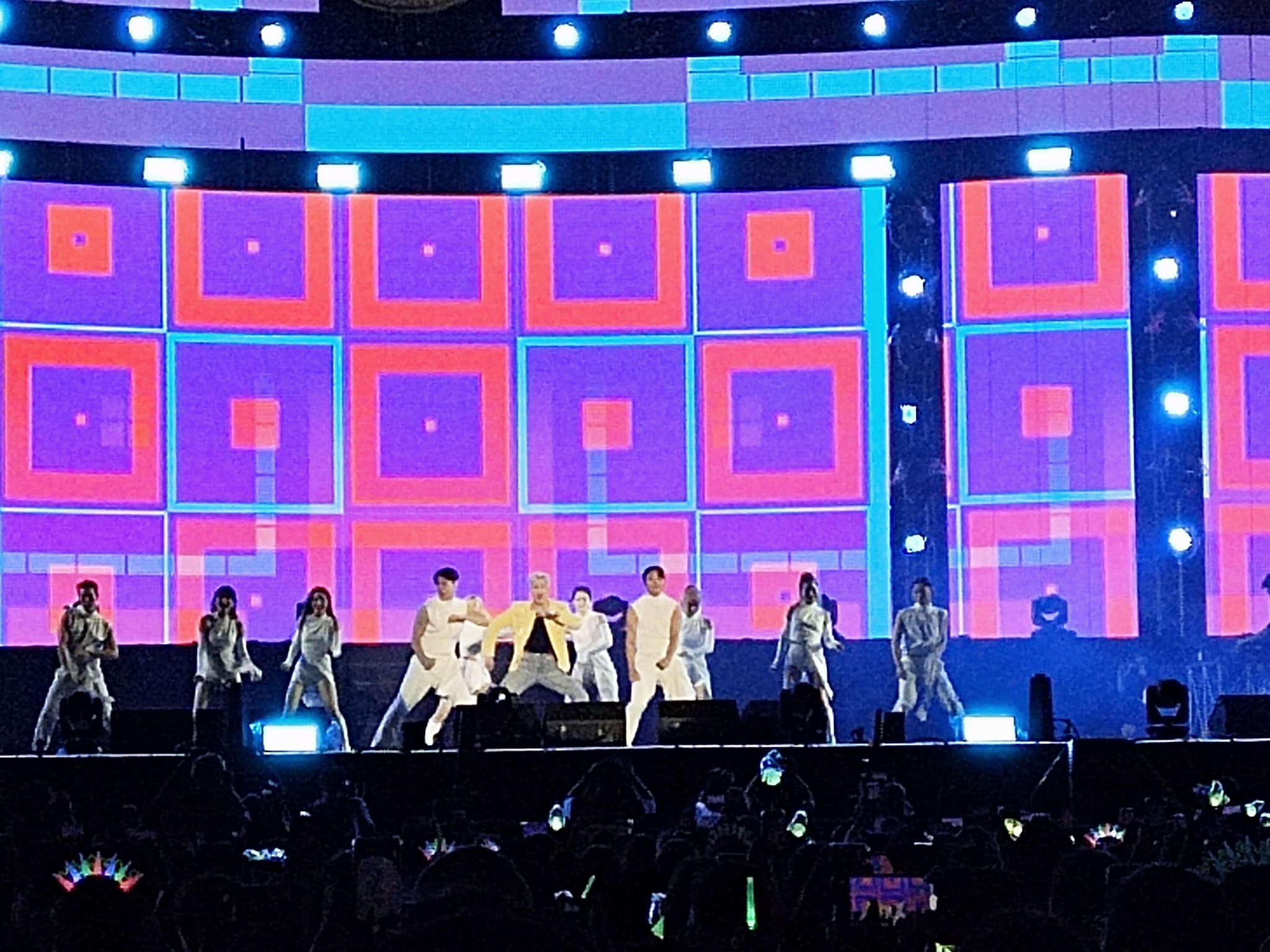 ต้อนรับปีใหม่ 2022 ด้วยบรรยากาศเคานต์ดาวน์สุดอลังการ