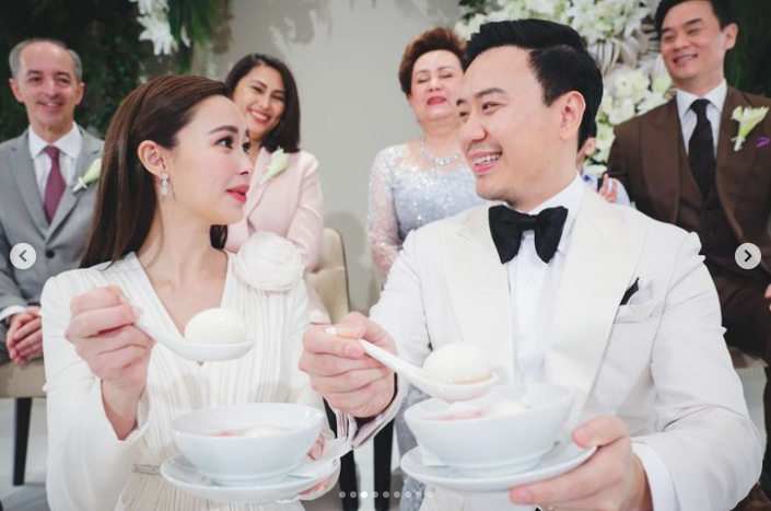 รักสุกงอม แพทริเซีย – โน้ต” ฉลองมงคลสมรสสุดโรแมนติก (มีคลิป) รักสุกงอม แพทริเซีย – โน้ต” ฉลองมงคลสมรสสุดโรแมนติก (มีคลิป)
