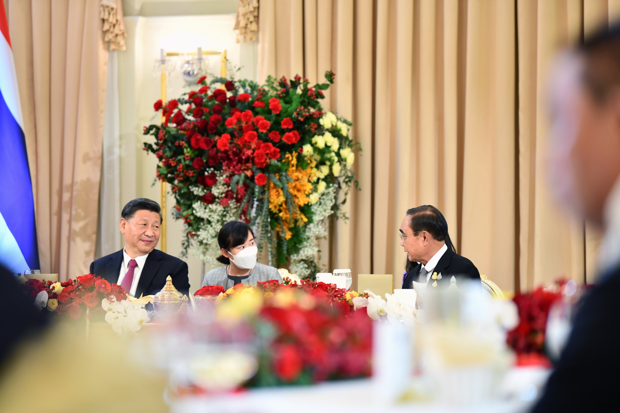 ประมวลภาพ นายกฯ เลี้ยงอาการกลางวัน สี จิ้นผิง และภริยา