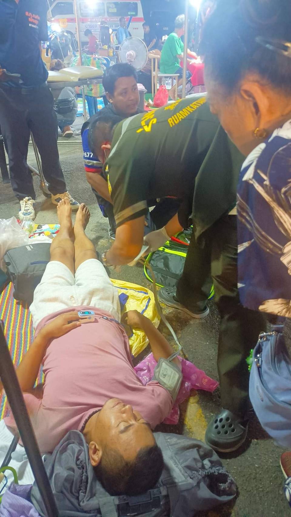 หาม อาทิตย์ ริว ส่ง รพ.ด่วน หลังมีอาการวูบหมดสติ หาม อาทิตย์ ริว ส่ง รพ.ด่วน หลังมีอาการวูบหมดสติ