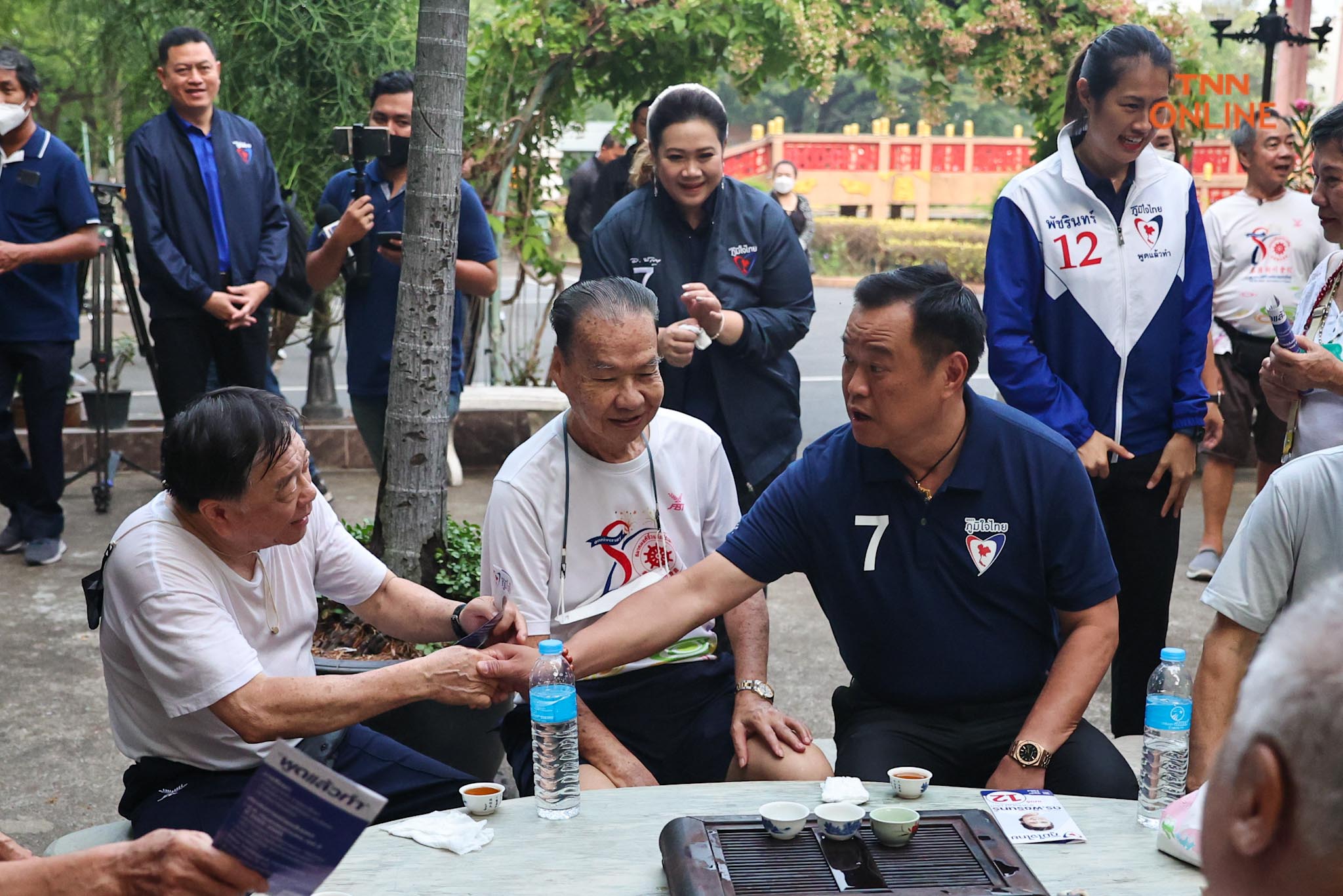 “อนุทิน” ลงพื้นที่สาทร เน้นนโยบายยกระดับคุณภาพชีวิต ปชช.