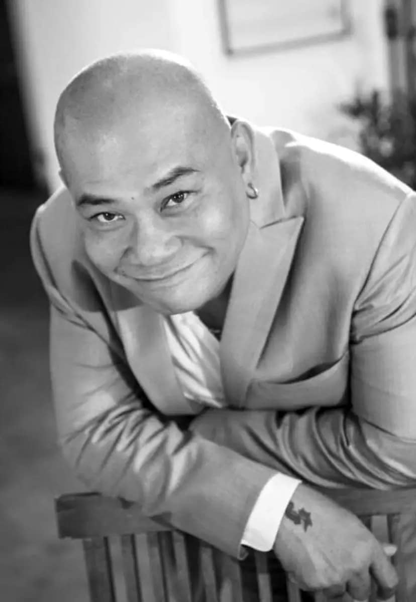 พิธีรดน้ำศพ ดาวตลกผู้ล่วงลับ “โป๊งเหน่ง เชิญยิ้ม” (มีคลิป)