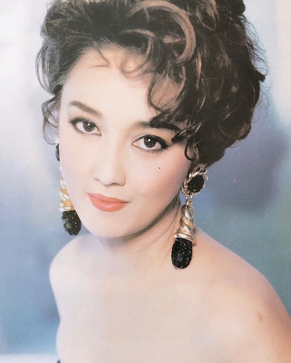 ตุ๊ก ดวงตา อวดภาพสมัยสาว ๆ พูดได้คำเดียว สวยมาก!!! ตุ๊ก ดวงตา อวดภาพสมัยสาว ๆ พูดได้คำเดียว สวยมาก!!!