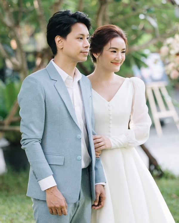 จิ๊บ กุลธิดาฐ์ เข้าพิธีวิวาห์แบบเรียบง่าย จิ๊บ กุลธิดาฐ์ เข้าพิธีวิวาห์แบบเรียบง่าย