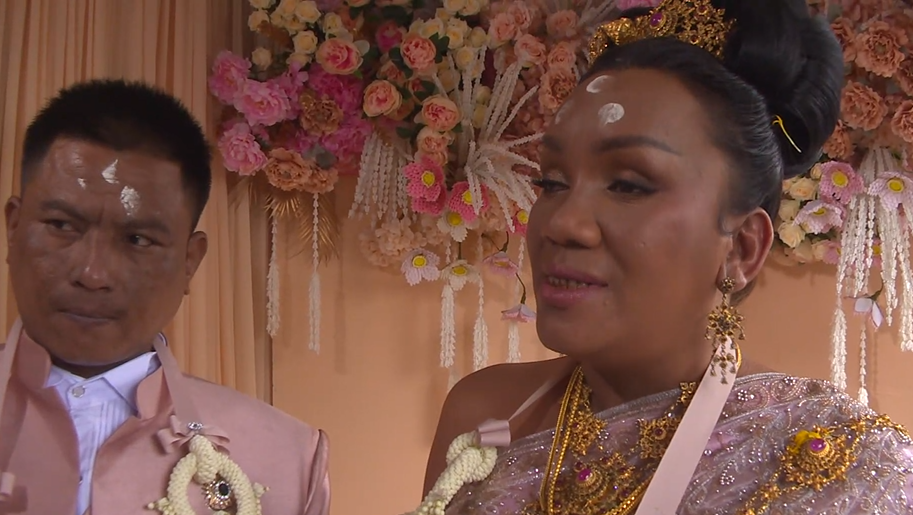 ชื่นมื่น! “พระมหาเทวีเจ้า” สละโสด ชาวเมืองทิพย์แห่แสดงความยินดี