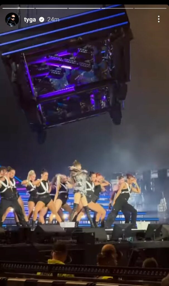 น่ารักเท่าโลก!! ‘ลิซ่า BLACKPINK’ กระทบไหล่ ‘Billie Eilish - Tyga - Dominik Fike’ น่ารักเท่าโลก!! ‘ลิซ่า BLACKPINK’ กระทบไหล่ ‘Billie Eilish - Tyga - Dominik Fike’