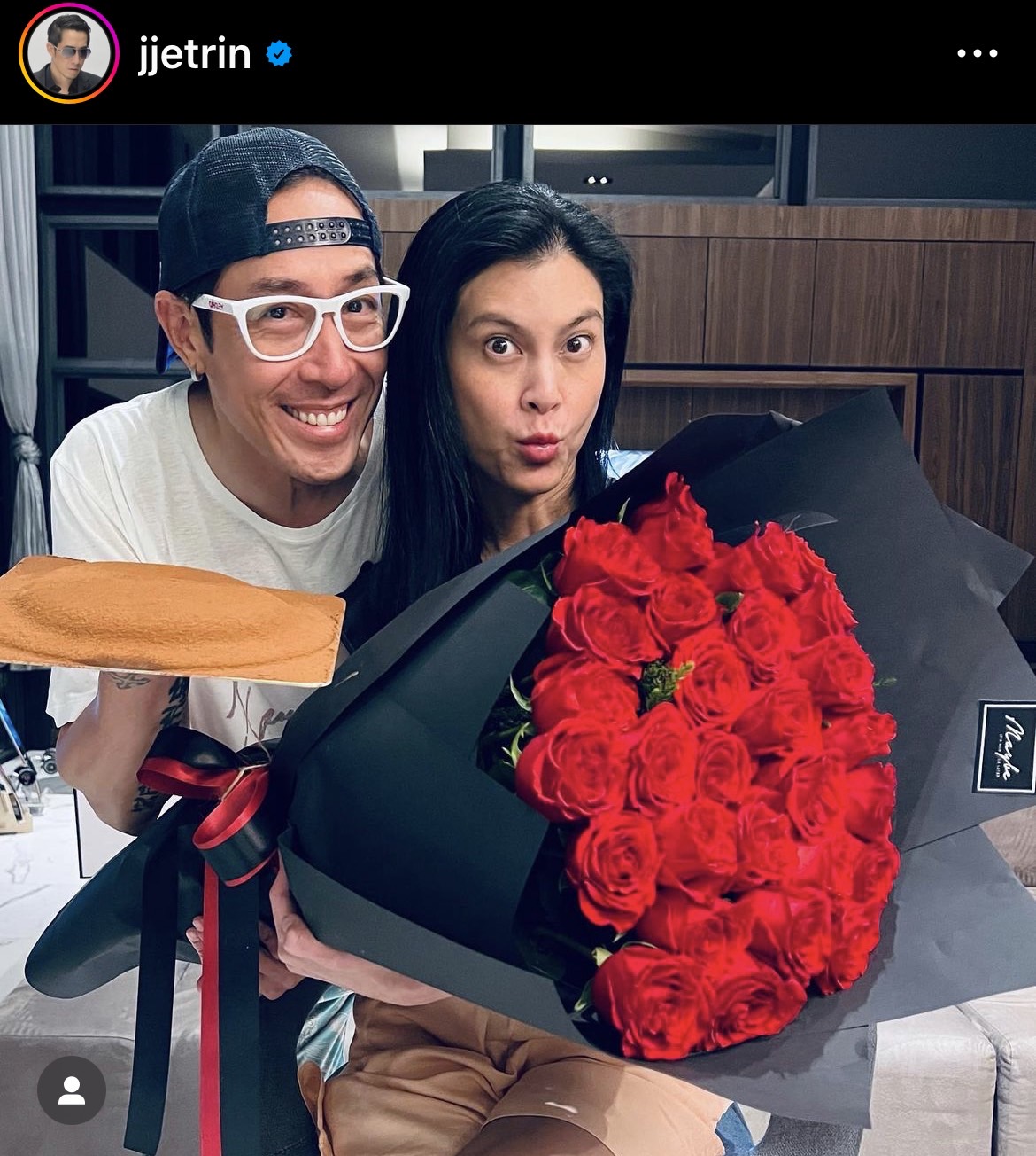 “ปิ่น เก็จมณี” โพสต์ข้อความต้องการใครสักคน “ปิ่น เก็จมณี” โพสต์ข้อความต้องการใครสักคน