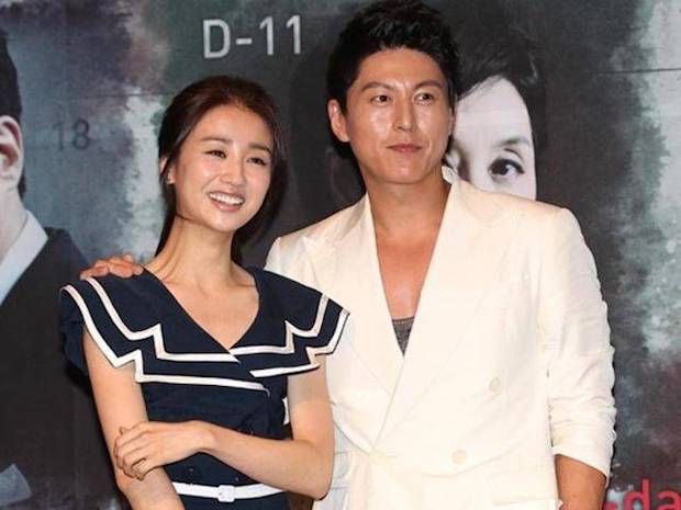 จากคู่จิ้นสู่คู่จริง!! พาเหรดคนดังเกาหลีพาฟินจากในสู่นอกจอ จากคู่จิ้นสู่คู่จริง!! พาเหรดคนดังเกาหลีพาฟินจากในสู่นอกจอ