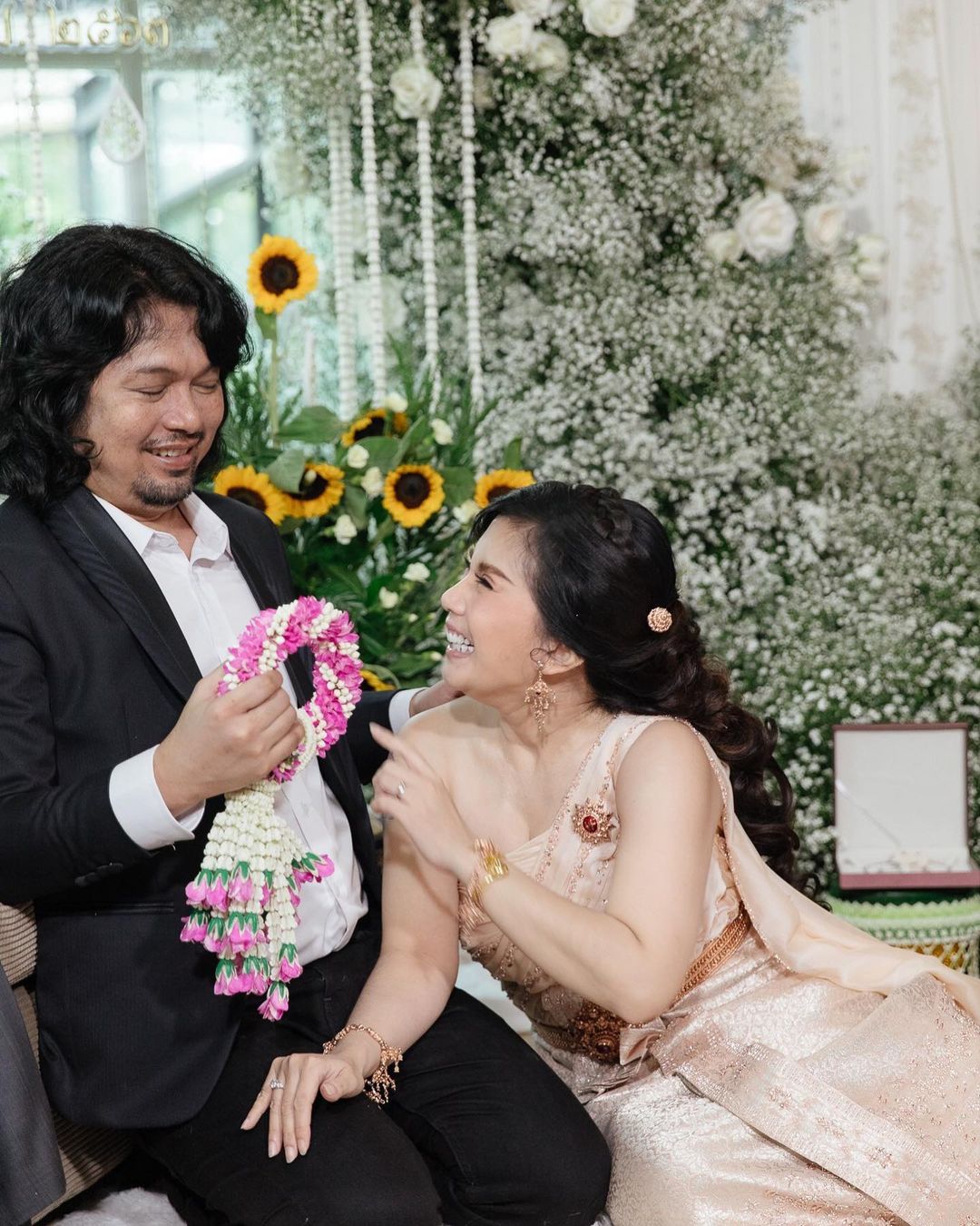 เสก โลโซ ติดคุก ด้านภรรยา กานต์ พร้อมตั้งโต๊ะแถลงเร็วๆ นี้ เสก โลโซ ติดคุก ด้านภรรยา กานต์ พร้อมตั้งโต๊ะแถลงเร็วๆ นี้