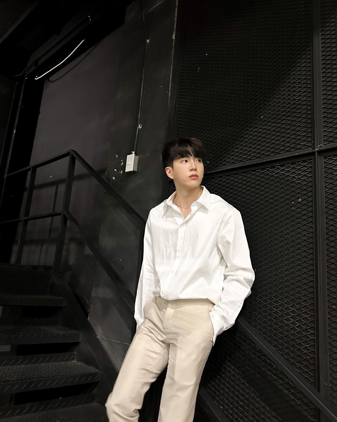 เปิดวาร์ป นนกุล หนุ่มหน้าใส มีคลิปเดินคุย ถือผ้าคลุมไหล่ให้ แอฟ ทักษอร เปิดวาร์ป นนกุล หนุ่มหน้าใส มีคลิปเดินคุย ถือผ้าคลุมไหล่ให้ แอฟ ทักษอร