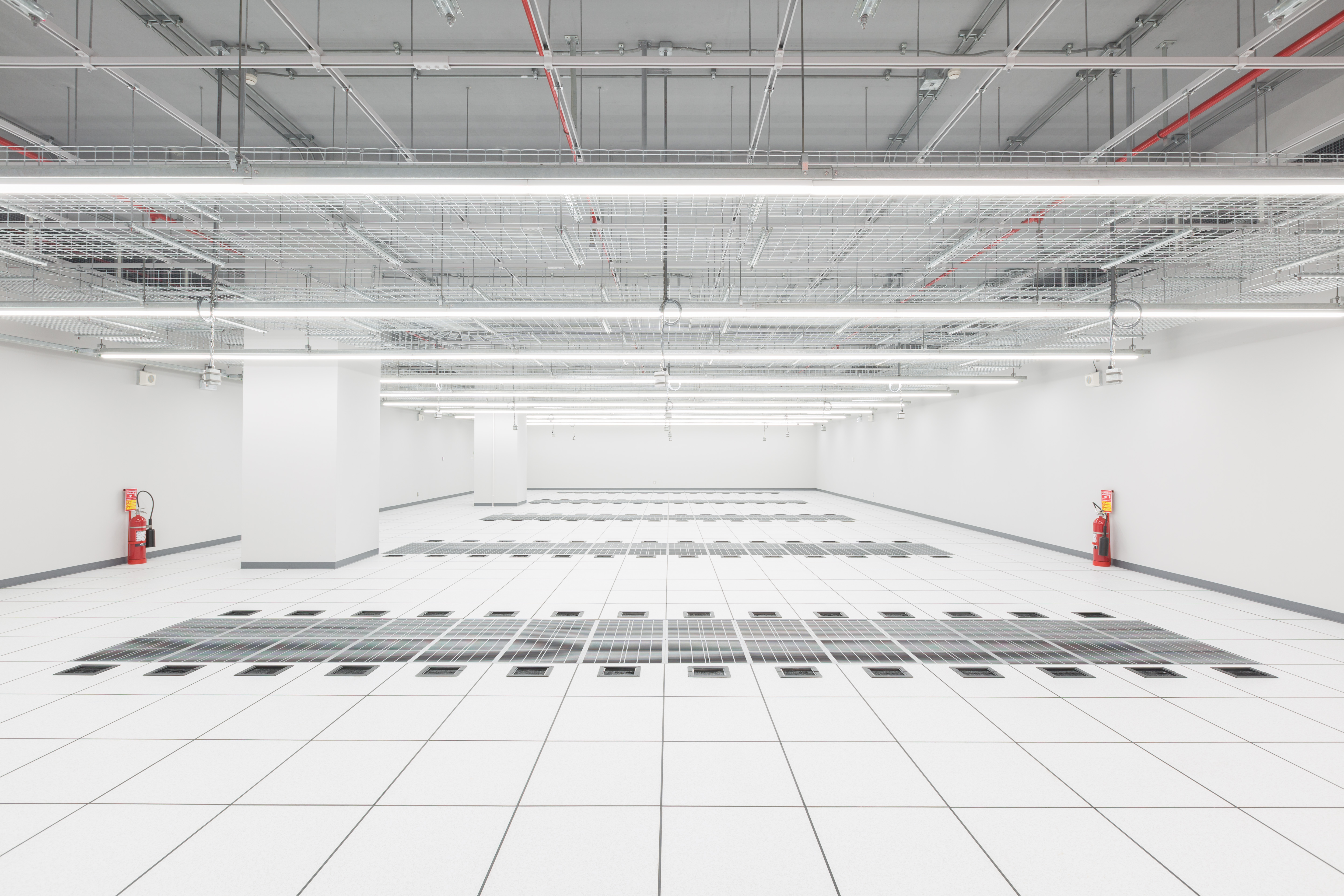 เปิดตัว Data Center แห่งแรกในไทยที่ใช้พลังงานหมุนเวียน 100%