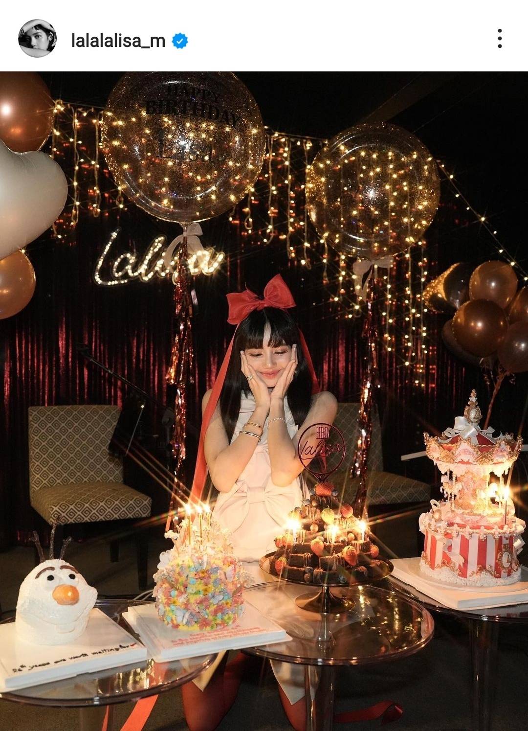 แฟนคลับใจละลาย ลิซ่า BLACKPINK โพสต์ภาพฉลองวันเกิดอายุครบ 26 ปี แฟนคลับใจละลาย ลิซ่า BLACKPINK โพสต์ภาพฉลองวันเกิดอายุครบ 26 ปี