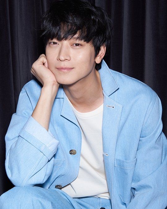 ลาค่าย YG วันเดียวกัน!! 'iKON' ไปด้วยกันยกวง และพระเอกดัง 'คังดงวอน' 