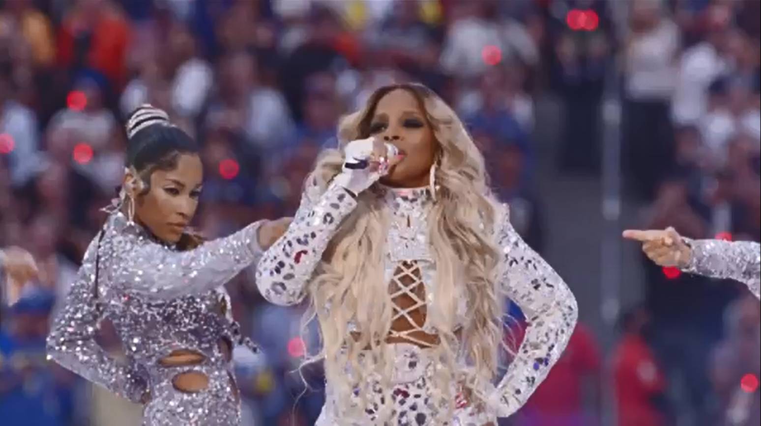 “Dr. Dre” นำทีมศิลปินดังโชว์พักครึ่งเกม “Super Bowl” ครั้งที่ 56 อย่างยิ่งใหญ่ “Dr. Dre” นำทีมศิลปินดังโชว์พักครึ่งเกม “Super Bowl” ครั้งที่ 56 อย่างยิ่งใหญ่