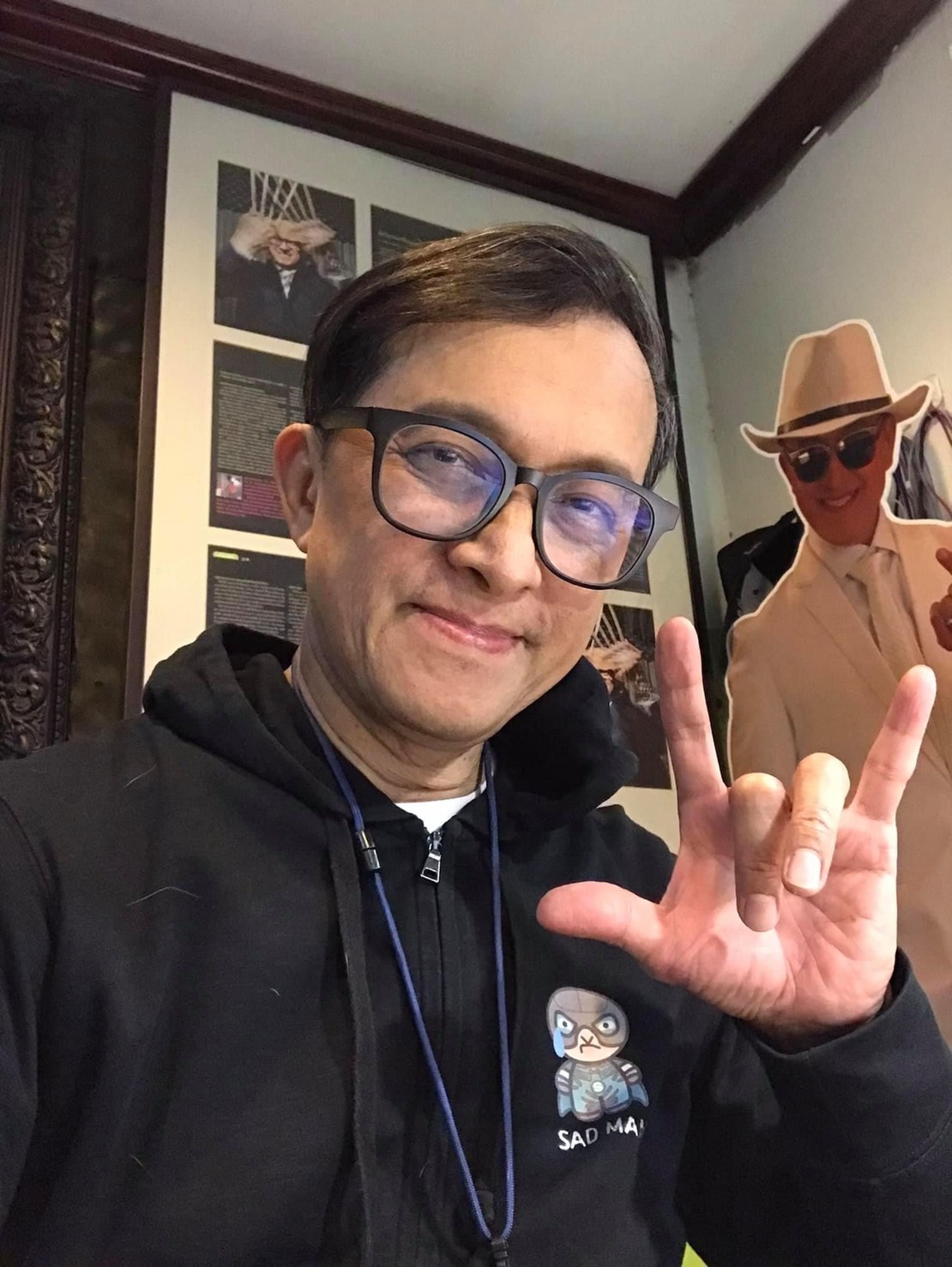 ติ๊ก ชีโร่ ลงประมูลขายเนื้อเพลงรักไม่ยอมเปลี่ยนแปลง รวมมูลค่ากว่า 2 แสนบาท!!