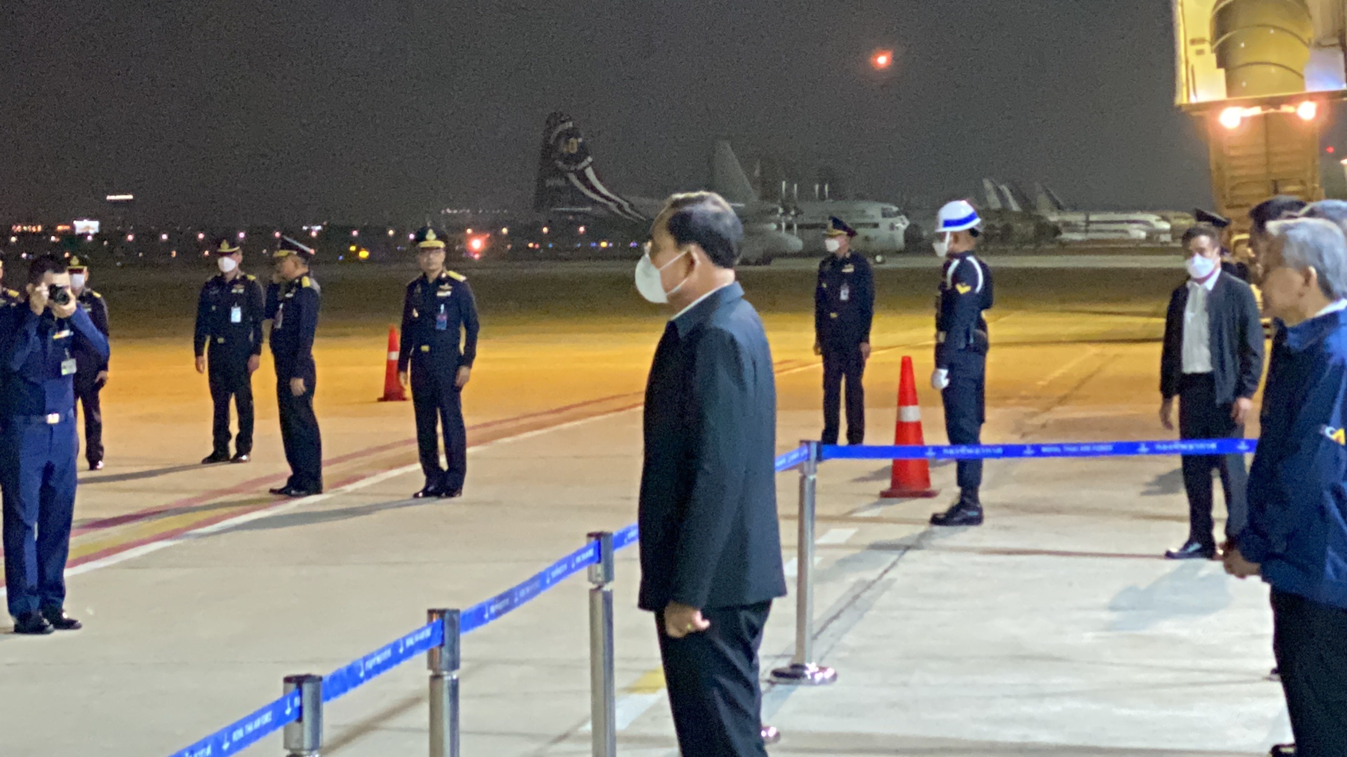 ​ประมวลภาพ นายกฯ รับ คนไทยในซูดาน ชุดแรก 