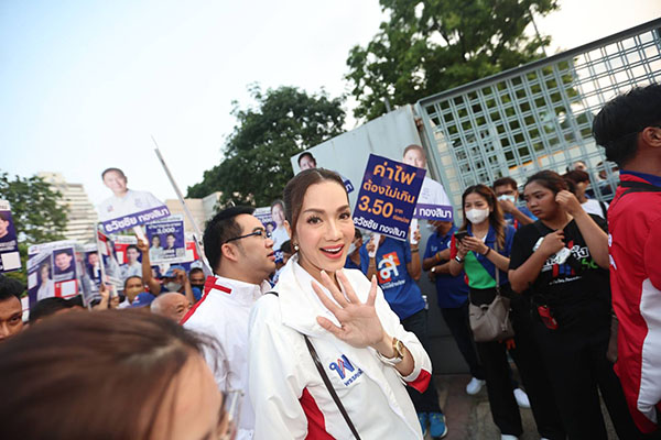 เลือกตั้ง 2566 ประมวลภาพแกนนำพรรคการเมืองนำทีมสมัครส.ส.เขตกทม.