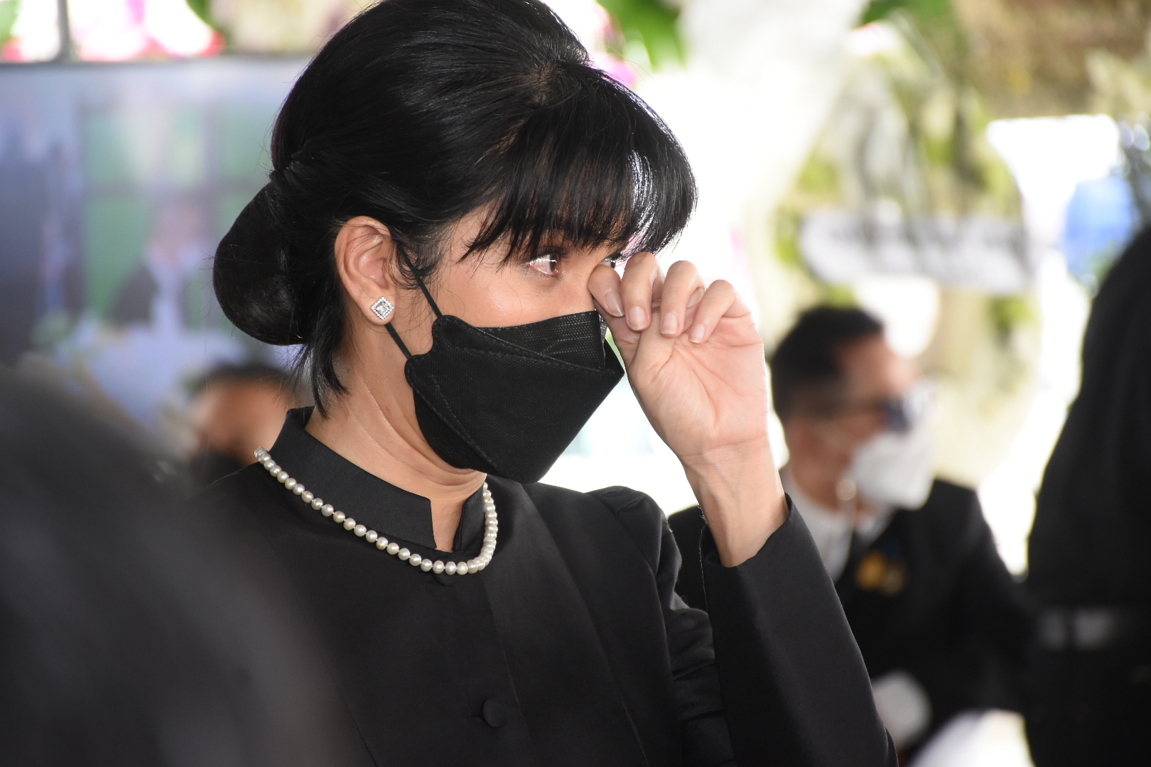 อี๊ฟ น้ำตาคลอเล่านาทีบอกลาคุณพ่อ คนบันเทิงร่วมไว้อาลัย อาต้อย เศรษฐา บรรยากาศสุดเศร้า 