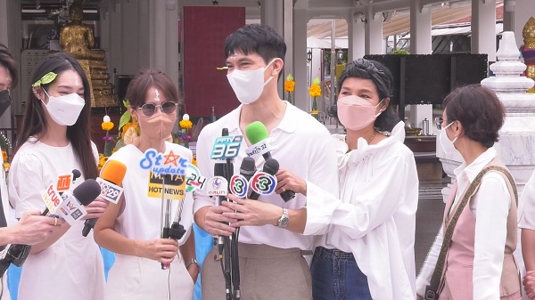 เคน-หน่อย  เซอร์ไพร้ส์ ชมพู่ ลงทุนแต่งป้าเพื่อ ซุปตาร์ 2550   (มีคลิป)