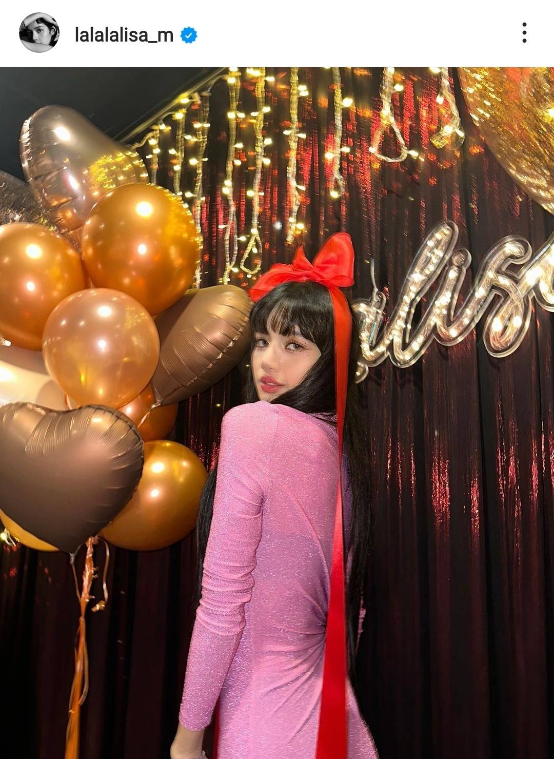 แฟนคลับใจละลาย ลิซ่า BLACKPINK โพสต์ภาพฉลองวันเกิดอายุครบ 26 ปี แฟนคลับใจละลาย ลิซ่า BLACKPINK โพสต์ภาพฉลองวันเกิดอายุครบ 26 ปี