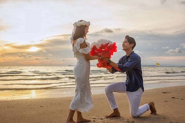 “นิว ชัยพล” ขอฤกษ์แต่ง “เมษา กิตติมา” เร็วที่สุด (มีคลิป)   