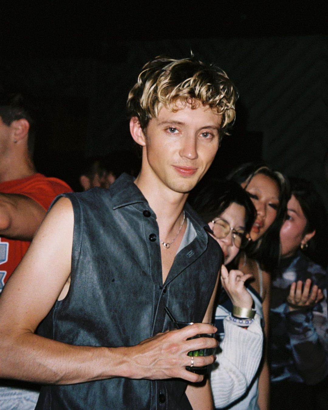 วันนี้ที่เมืองไทย!! แฟนๆ หวีด ‘ทรอย ซีวาน’ โพสต์ภาพถนนในกรุงเทพ