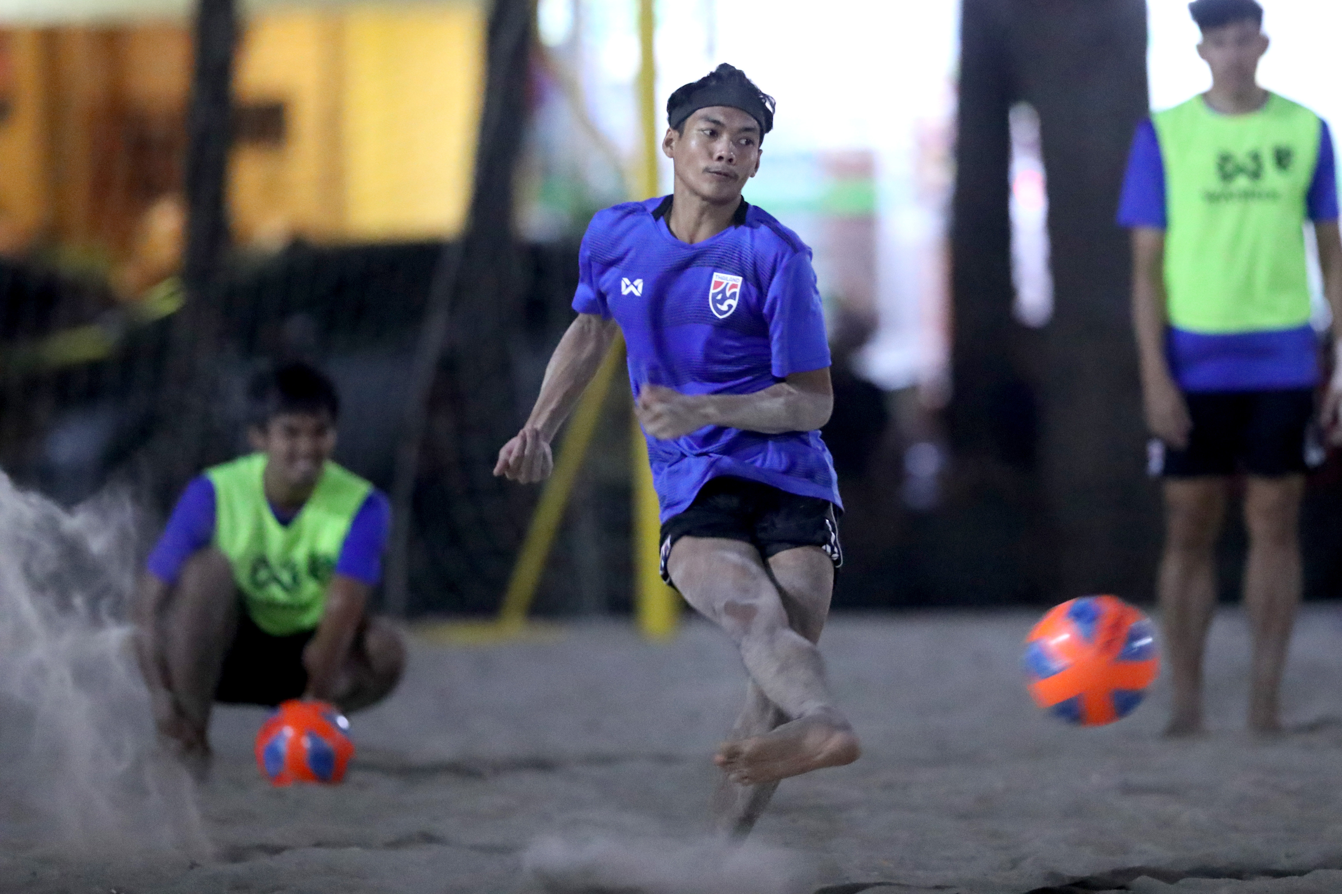 ฟุตบอลชายหาดไทยลงซ้อมครั้งสุดท้ายก่อนเล่นนัดเปิดสนามชนซาอุฯ ศึกชิงแชมป์โลก 2023 ฟุตบอลชายหาดไทยลงซ้อมครั้งสุดท้ายก่อนเล่นนัดเปิดสนามชนซาอุฯ ศึกชิงแชมป์โลก 2023
