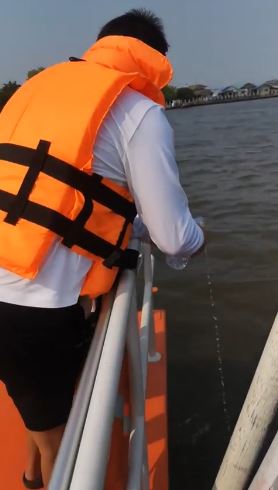 พี่ชาย ลงเรือทำพิธีเชิญดวงวิญญาณ แตงโม กลับบ้าน