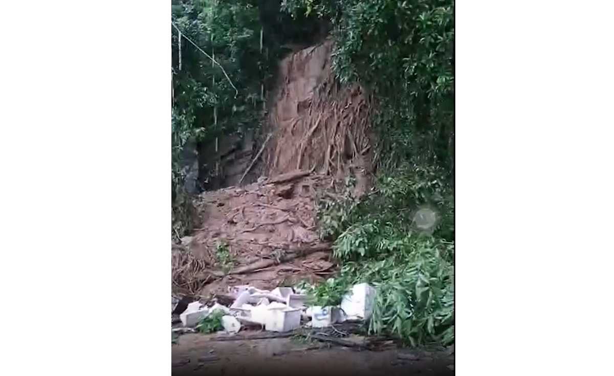 ฝนถล่ม เกาะลันตา น้ำท่วมดินสไลด์ ฝนถล่ม เกาะลันตา น้ำท่วมดินสไลด์