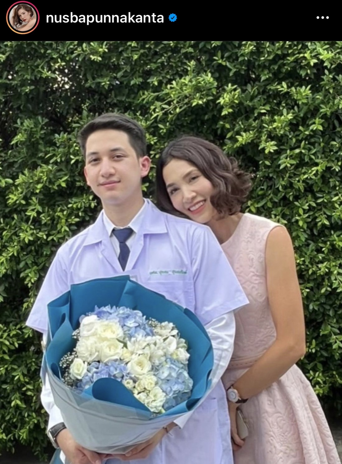 นุสบา สุดภาคภูมิใจ ลูกชาย รับเสื้อกาวน์ นุสบา สุดภาคภูมิใจ ลูกชาย รับเสื้อกาวน์