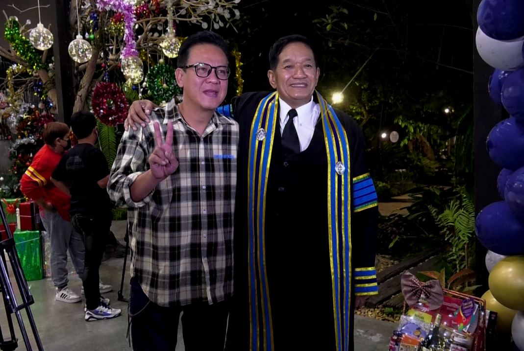 “โย่ง เชิญยิ้ม” รับปริญญากิตติมศักดิ์ 