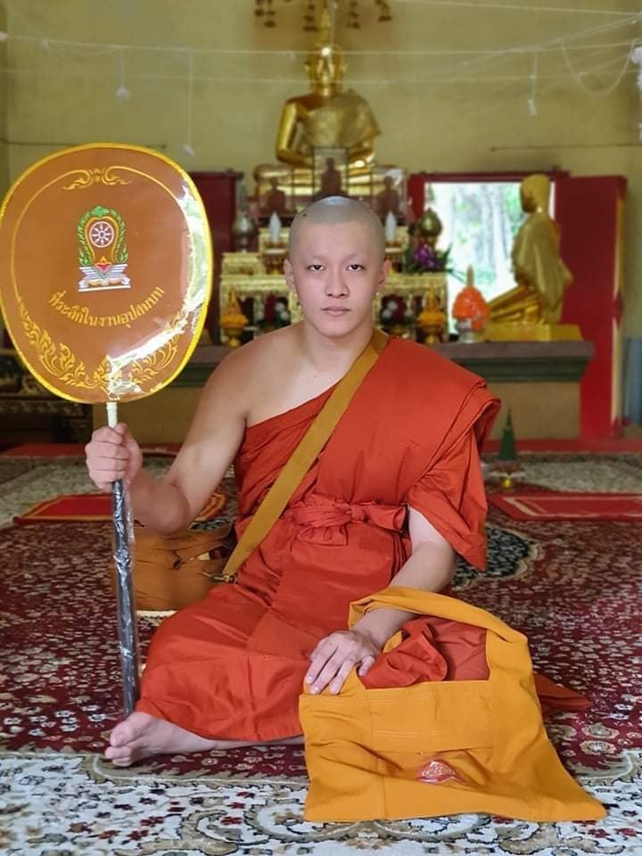 น้ำตาปริ่ม!! แม่สิตางศุ์ ซึ้งใจ ลูกชายบุญธรรม บวชต่ออายุให้ น้ำตาปริ่ม!! แม่สิตางศุ์ ซึ้งใจ ลูกชายบุญธรรม บวชต่ออายุให้