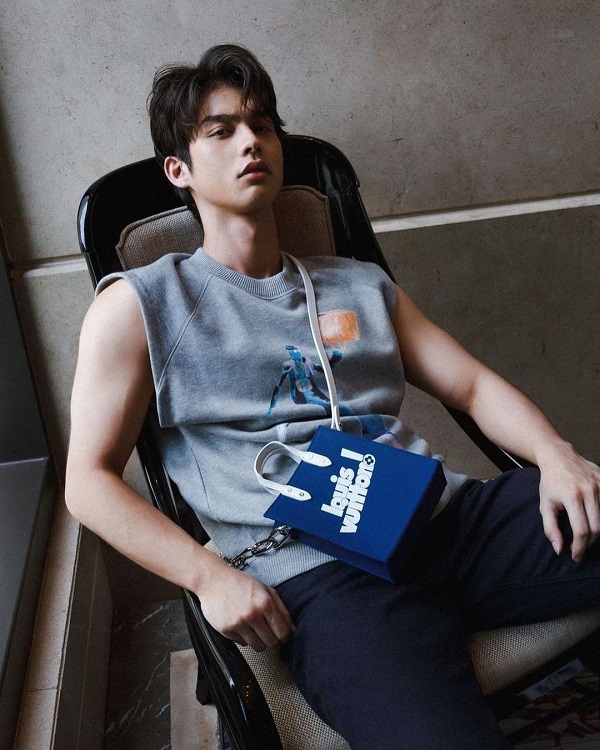 “ไบร์ท วชิรวิชญ์” ครองเทรนด์กับแบรนด์คืนกำไรให้สังคม (มีคลิป) “ไบร์ท วชิรวิชญ์” ครองเทรนด์กับแบรนด์คืนกำไรให้สังคม (มีคลิป)