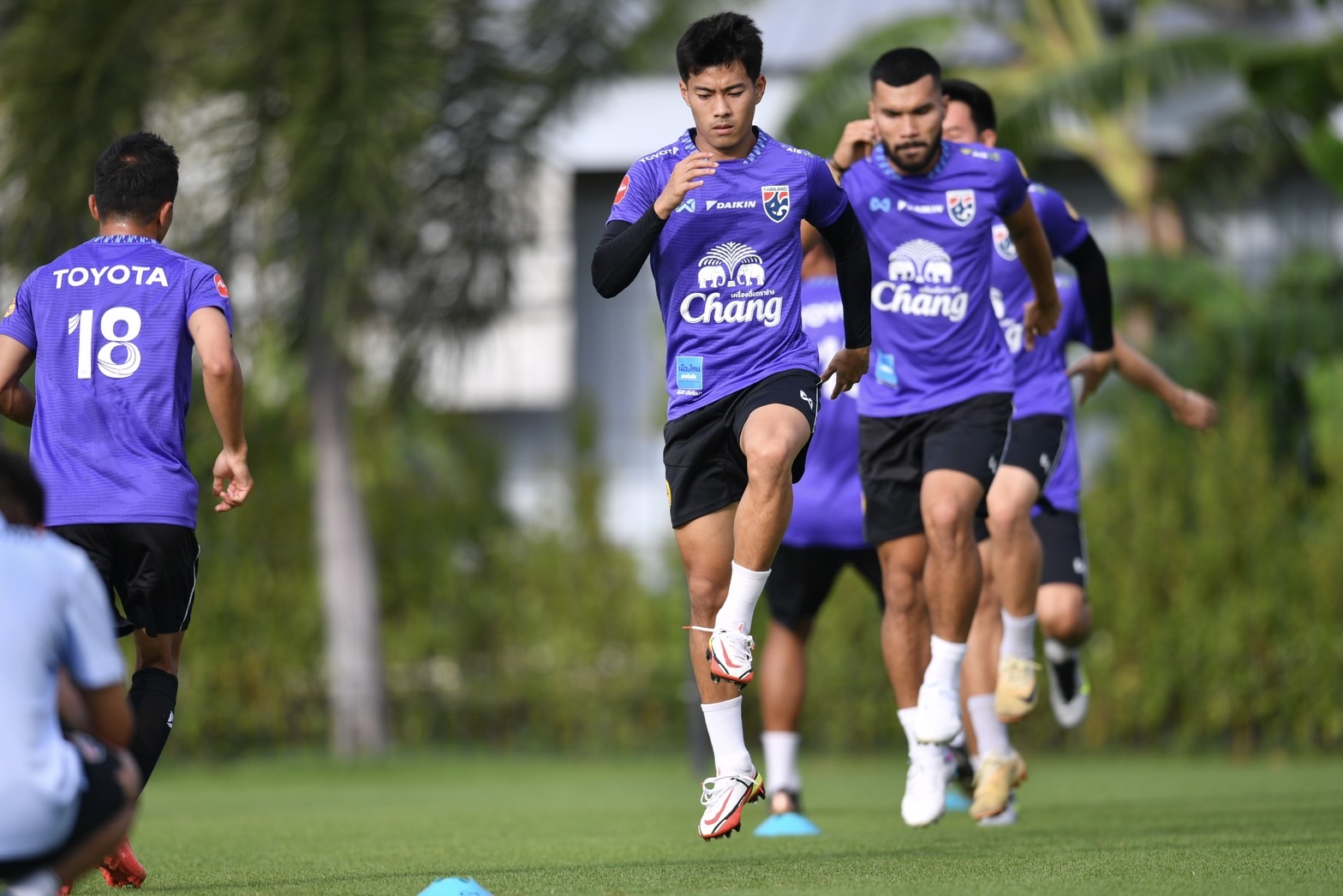 'ชนาธิป' ร่วมซ้อมทีมชาติไทยก่อนเตรียมบินเตะอุ่นเครื่องฟีฟ่าเดย์ ดวล ไต้หวัง-ฮ่องกง 'ชนาธิป' ร่วมซ้อมทีมชาติไทยก่อนเตรียมบินเตะอุ่นเครื่องฟีฟ่าเดย์ ดวล ไต้หวัง-ฮ่องกง