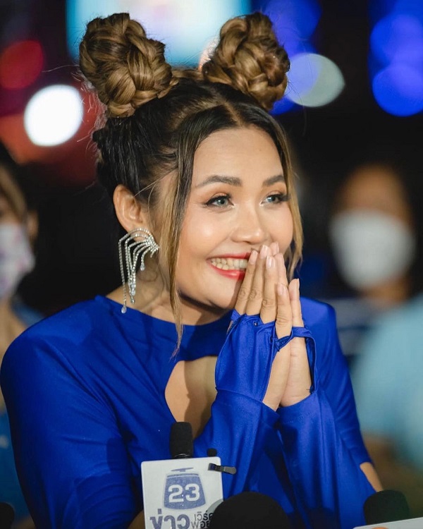 ตั๊กแตน คิวงานแน่นมากขึ้น หลัง เอ ศุภชัย ซื้อลิขสิทธิ์เพลงให้  (มีคลิป)