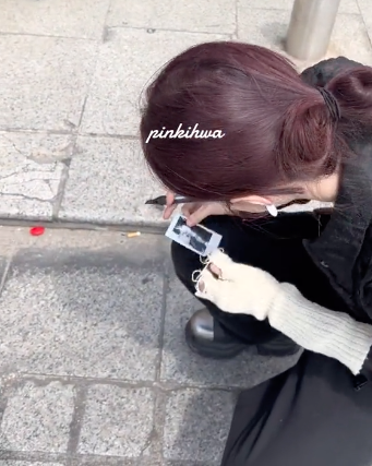 สวยสร้างเรื่อง!! นางเอกเกาหลี ‘ฮันโซฮี’ กับวีรกรรมแฟนเซอร์วิสที่ฝรั่งเศส
