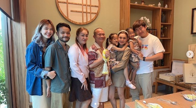 เปิดตัว “หม่ำ จ๊กมก” ในฐานะประธานสโมสร ยโสธร FC (มีคลิป) เปิดตัว “หม่ำ จ๊กมก” ในฐานะประธานสโมสร ยโสธร FC (มีคลิป)